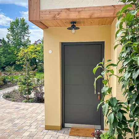Prázdninový dům Amber Ferienhain - 'kirsche' Mit Verwunschenem Garten & Privater Sauna