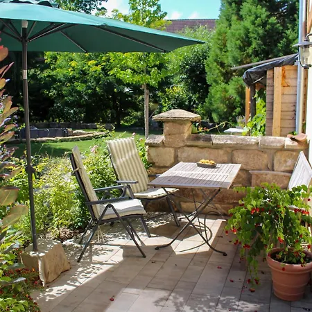 Amber Ferienhain - 'kirsche' Mit Verwunschenem Garten & Privater Sauna Hofheim in Unterfranken